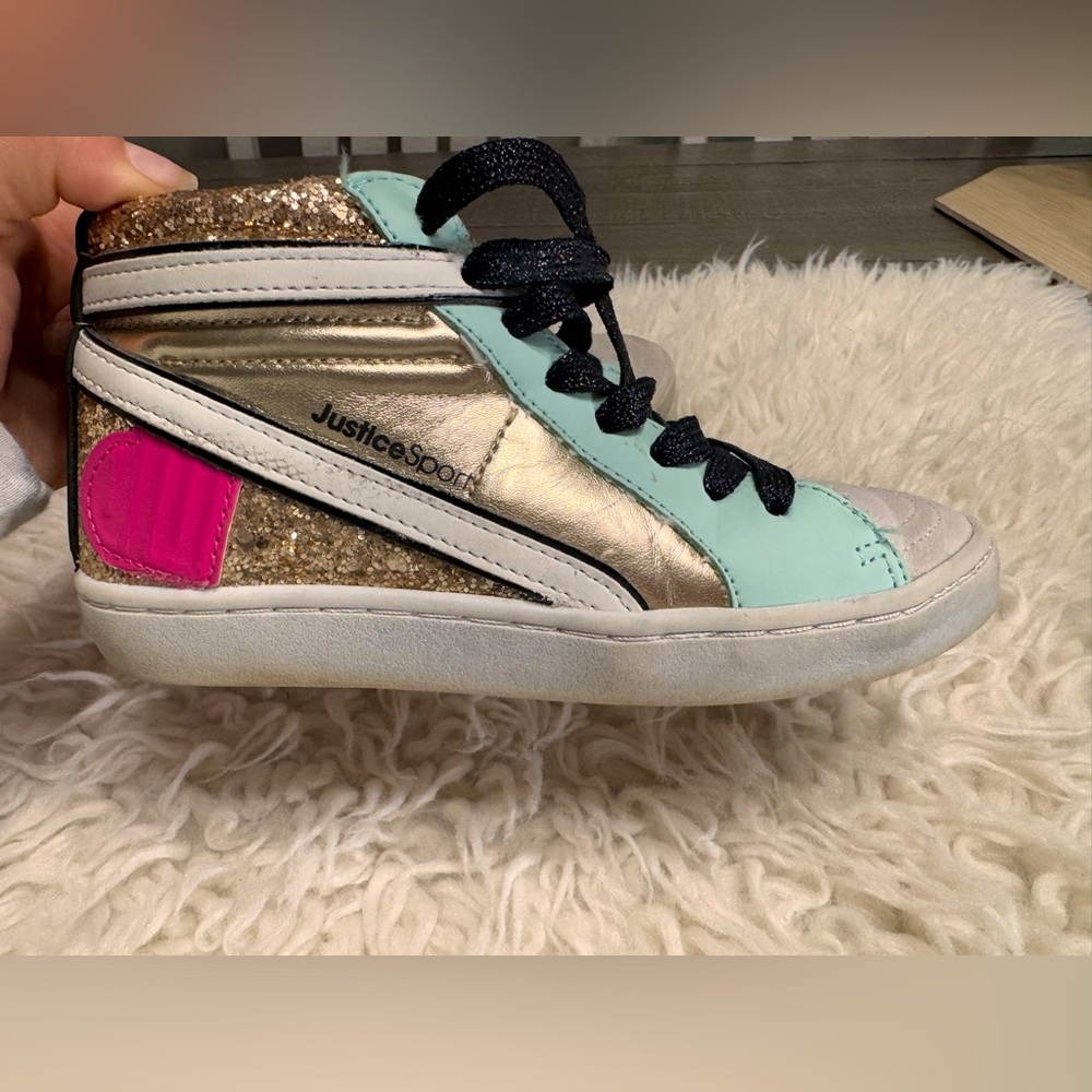 Girl shoes